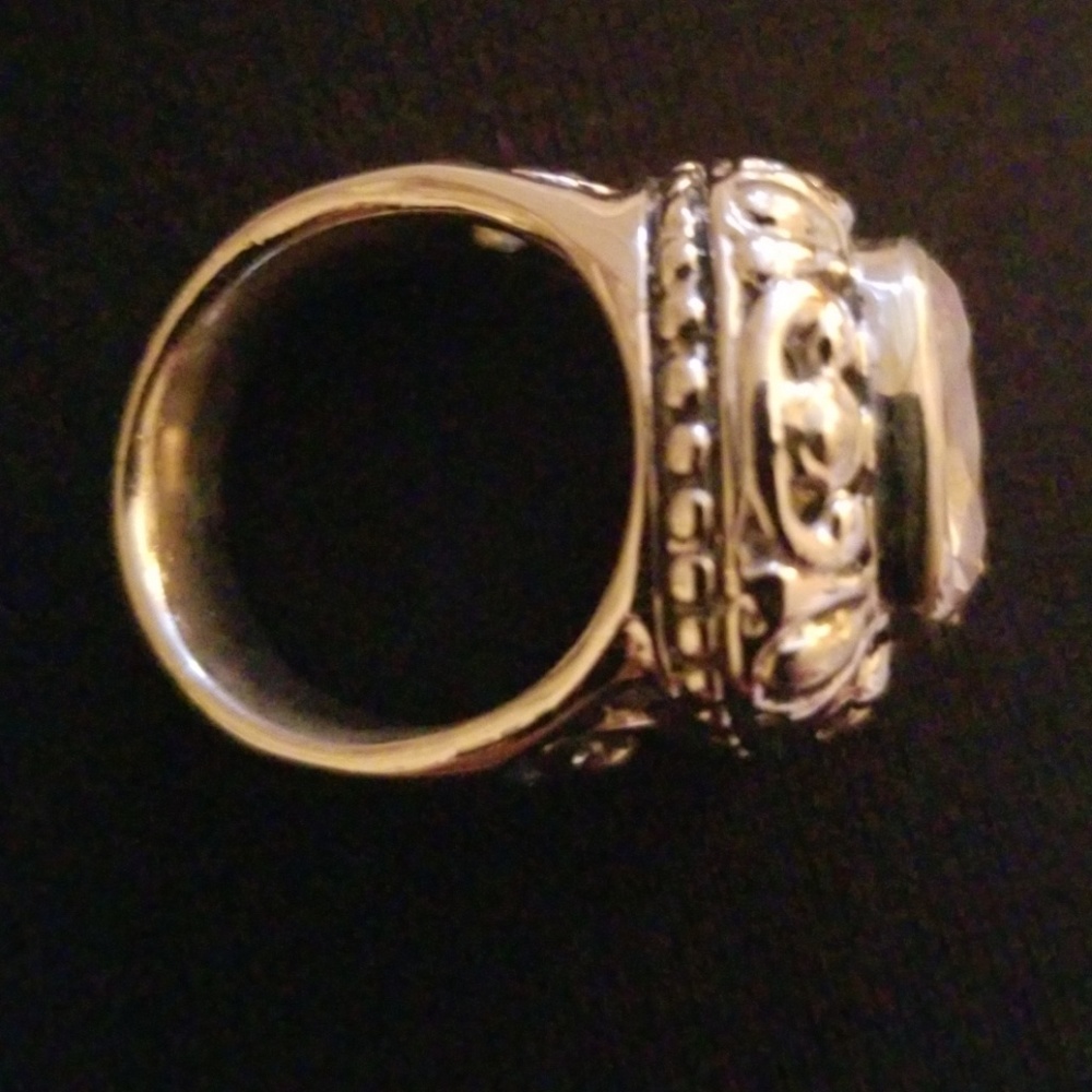 Ring - Picture 2 of 3